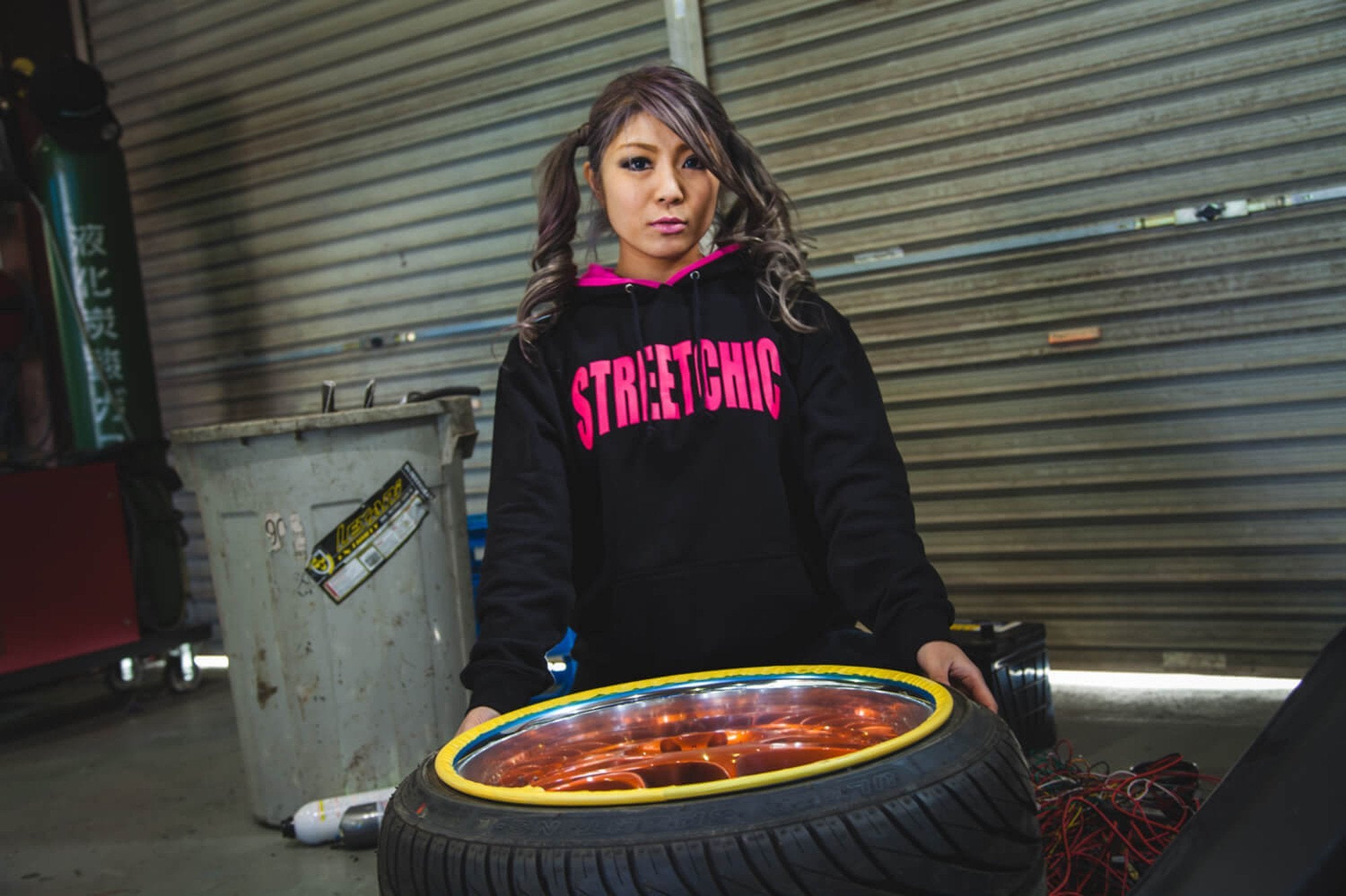 Impress Hoodie BLACK/PINK - StreetChic