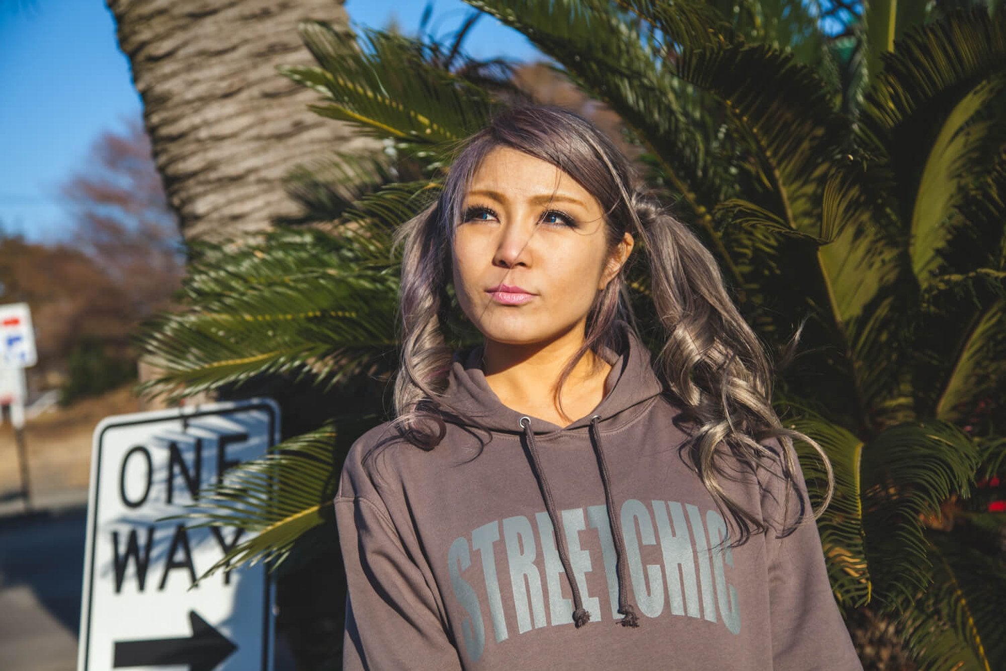 Impress Hoodie CHARCOAL - StreetChic