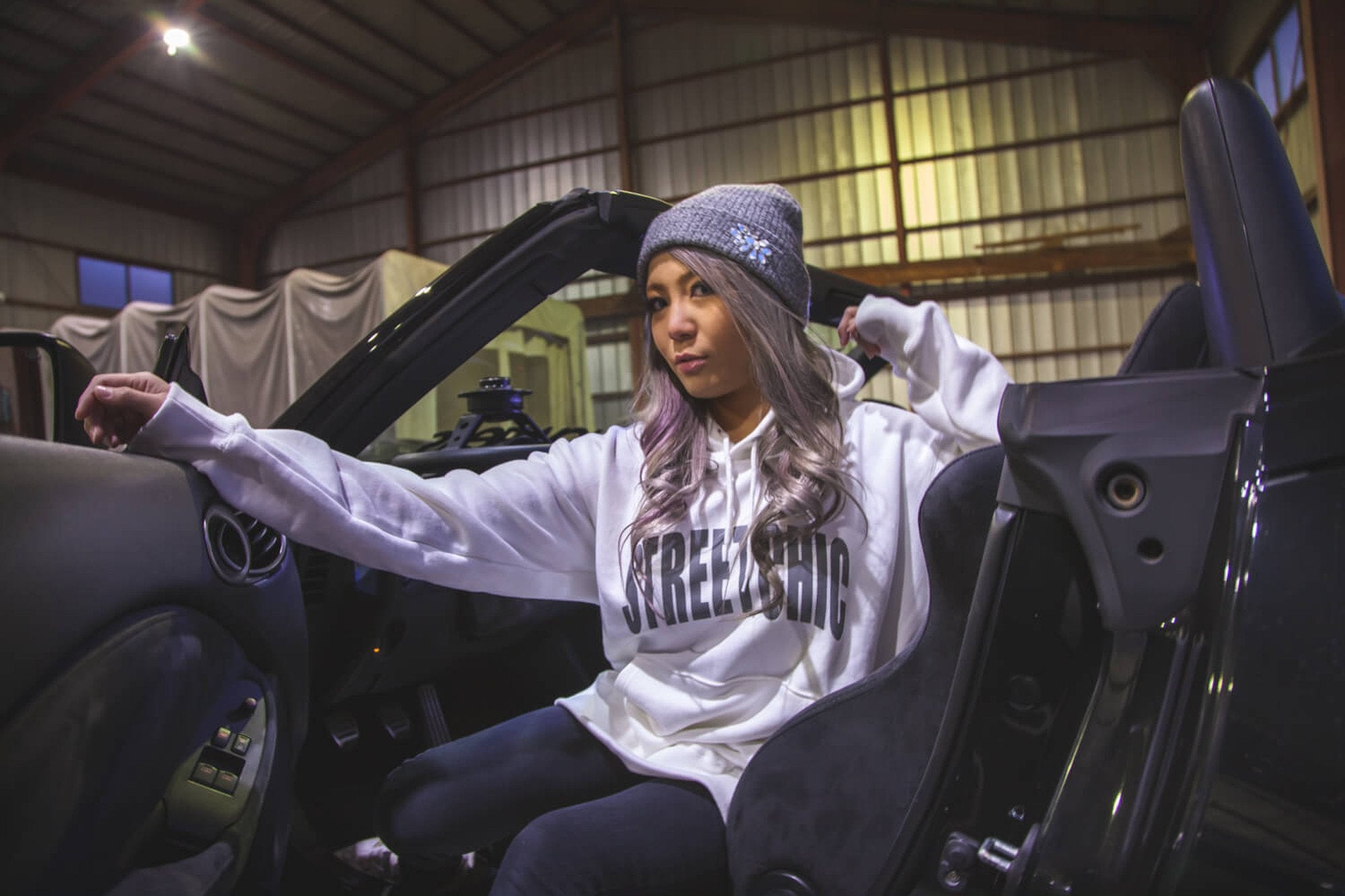 Impress Hoodie White - StreetChic
