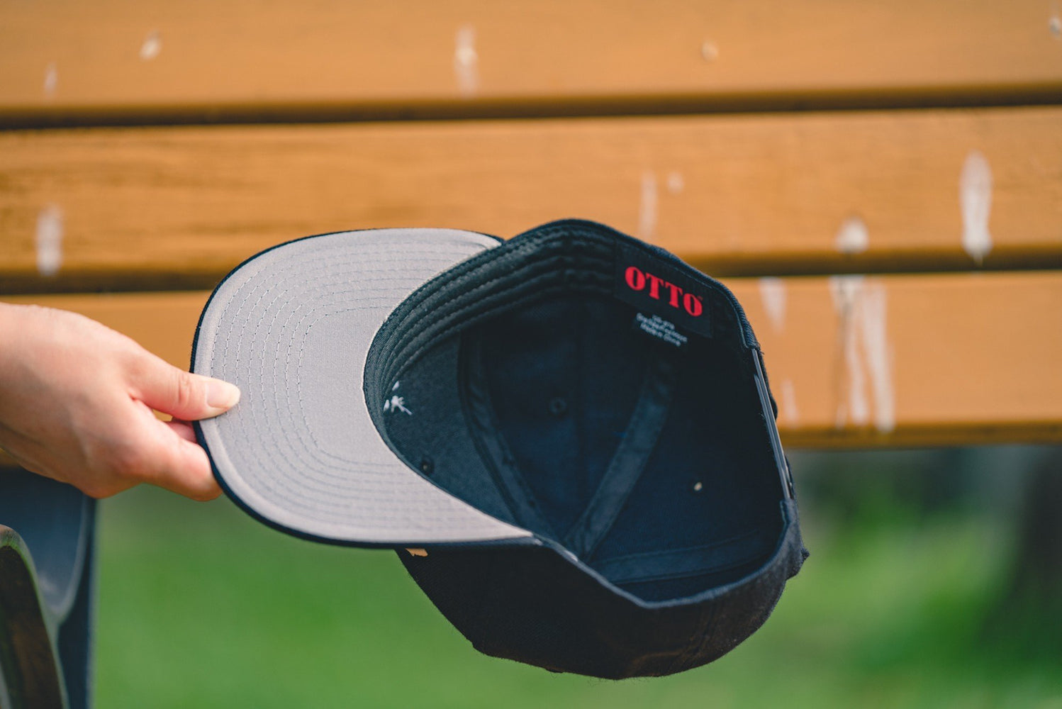 Flat visor cap Leaves Black - Fenderist