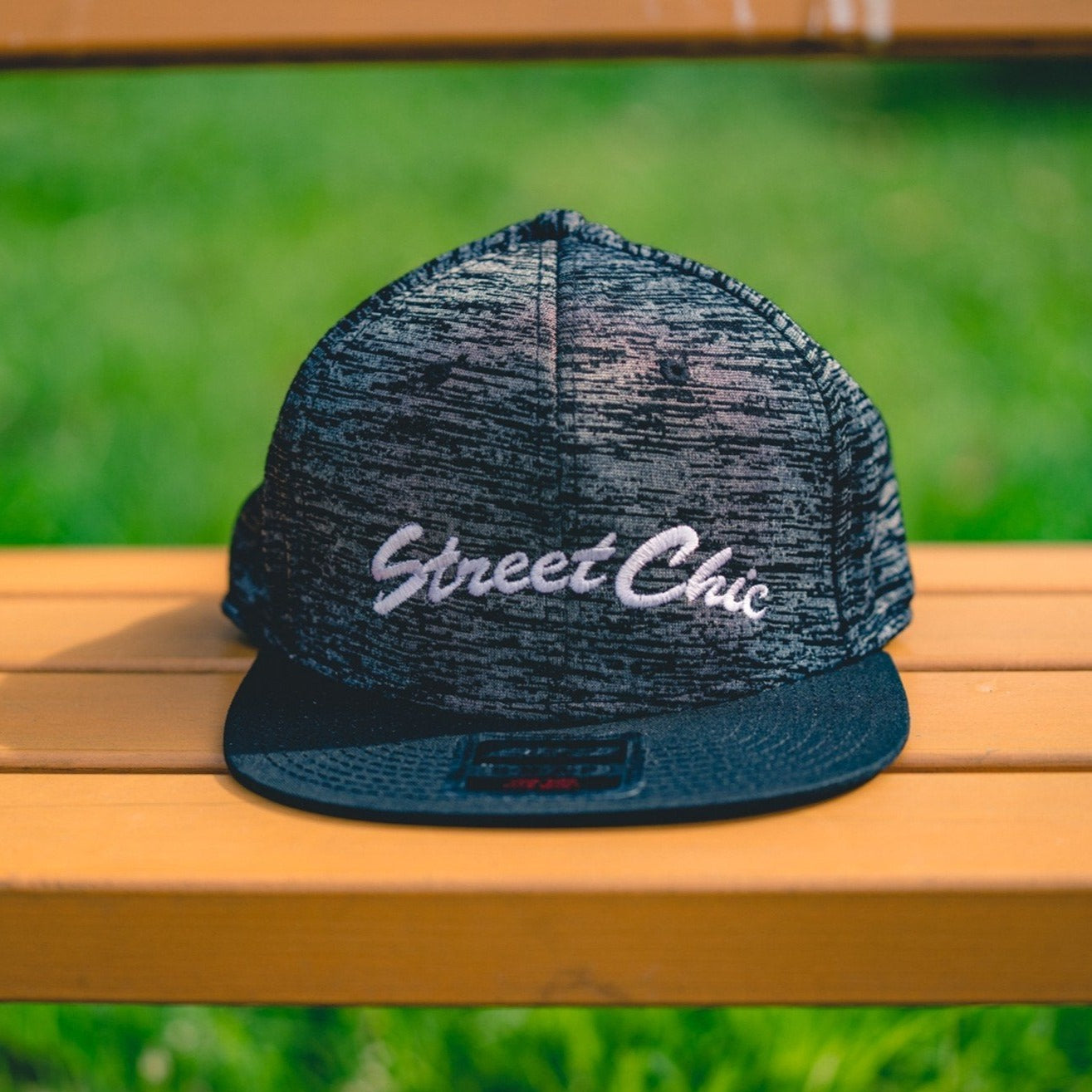 Flat visor cap / Cotton twill square Leaves Black / Plain-black - StreetChic