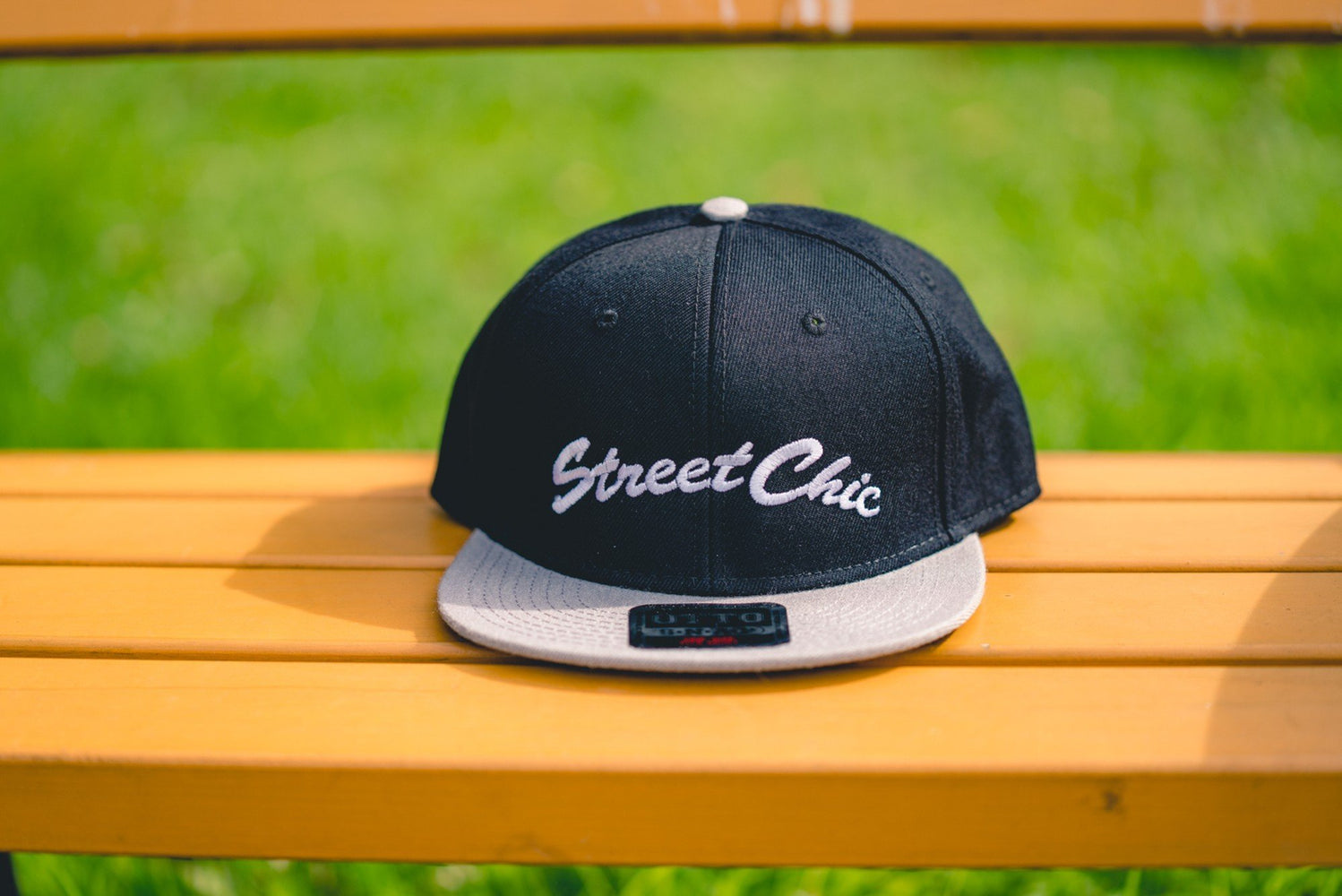 Flat visor cap Leaves Black / Gray - StreetChic