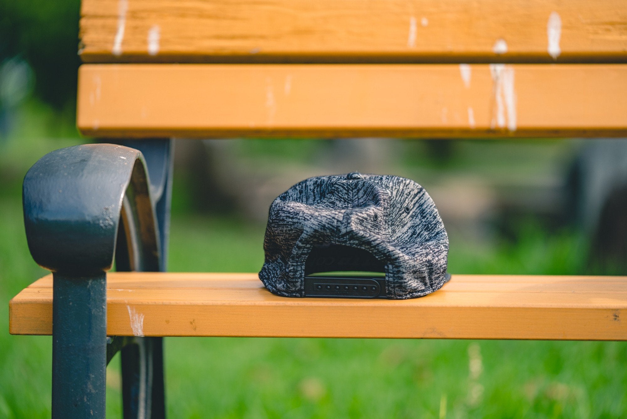 Flat visor cap / Cotton twill square Leaves Black - Fenderist