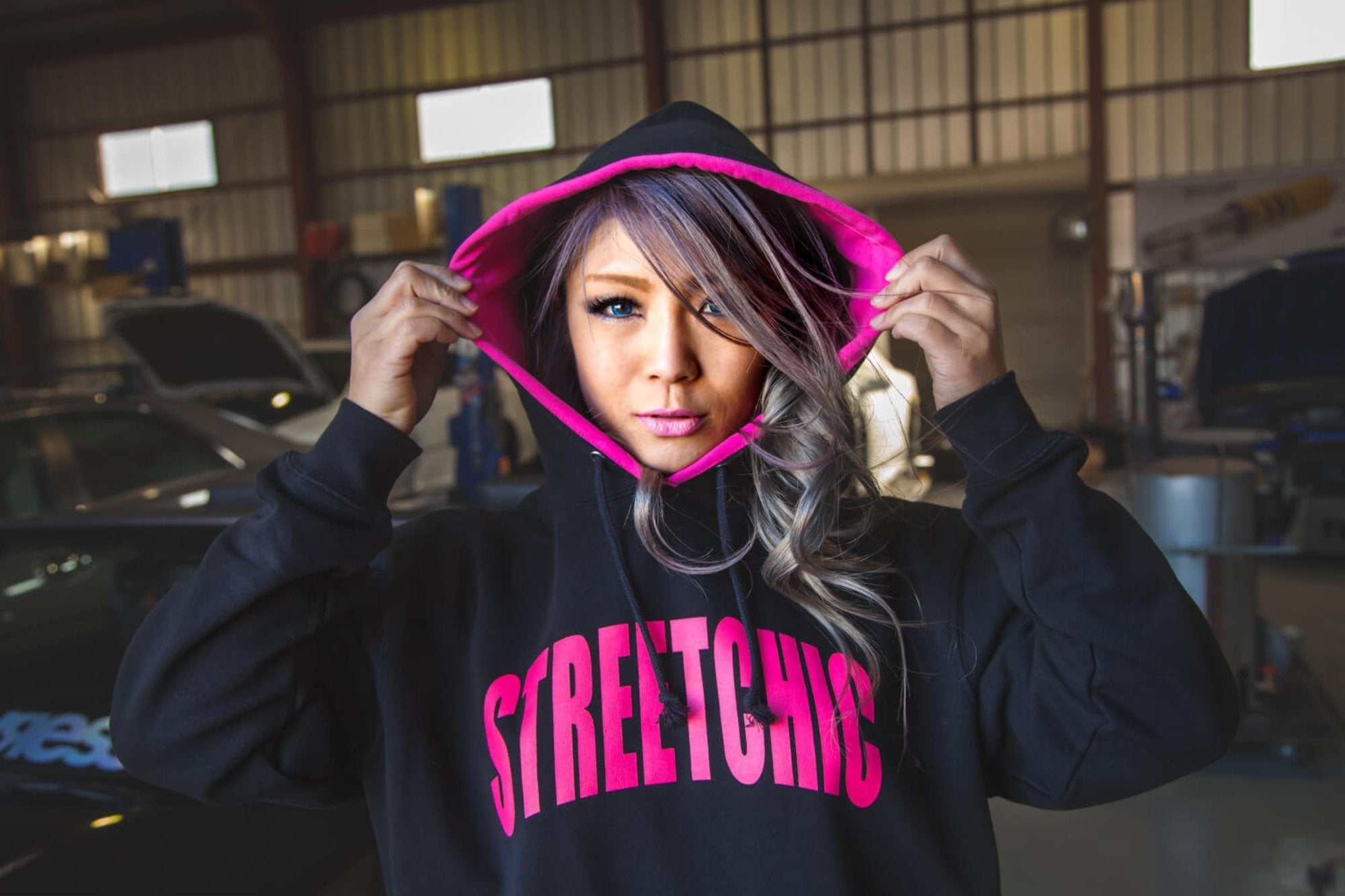 Impress Hoodie BLACK/PINK - StreetChic