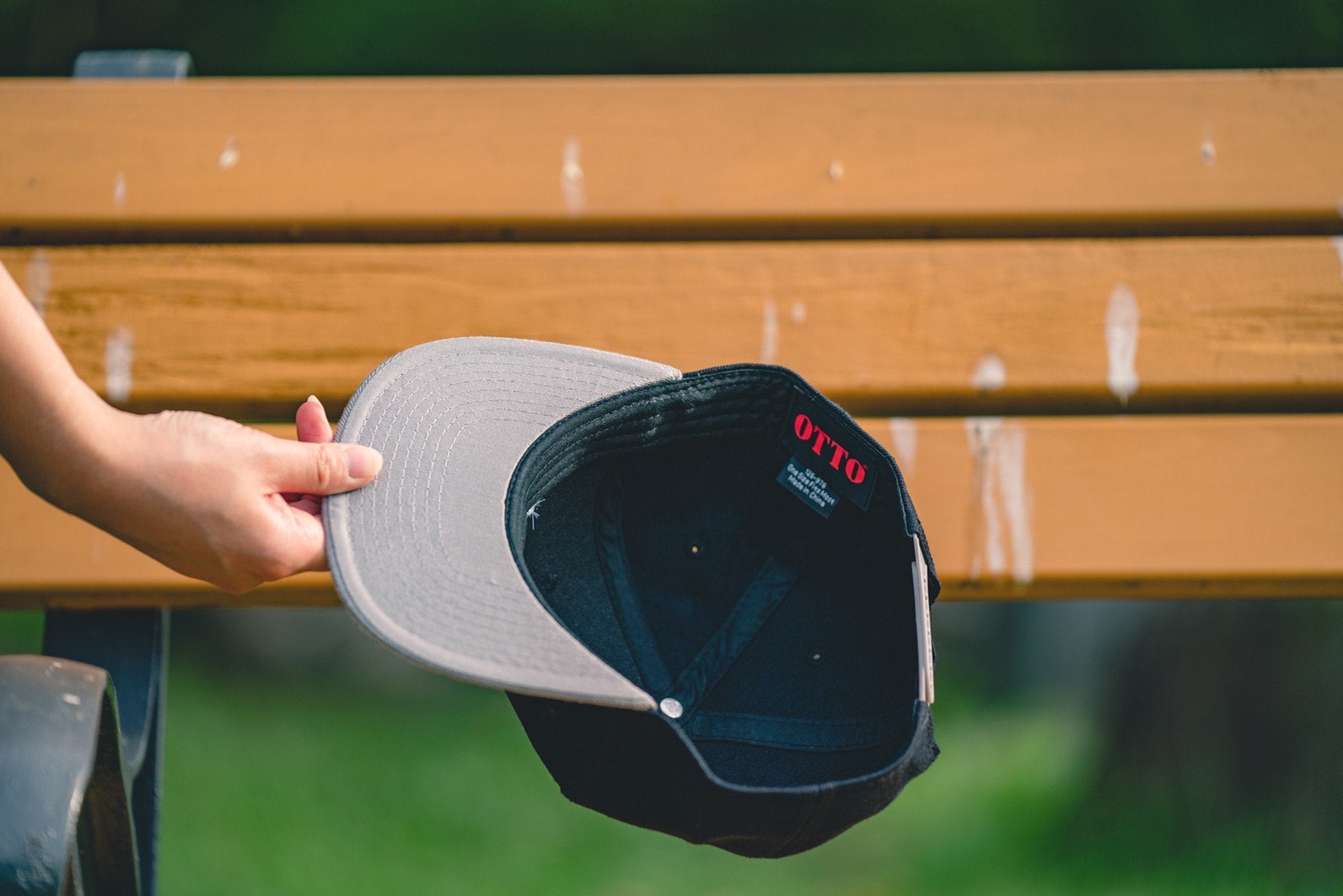 Flat visor cap Leaves Black / Gray - Fenderist
